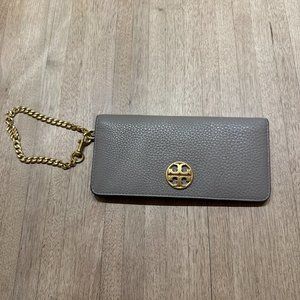 Tory Burch Long Wallet in Clam Shell - Authentic